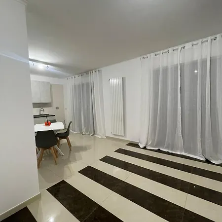 Casabella مانفريدونيا