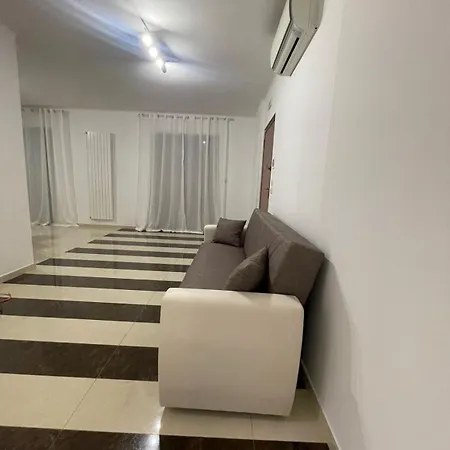 Casabella مانفريدونيا